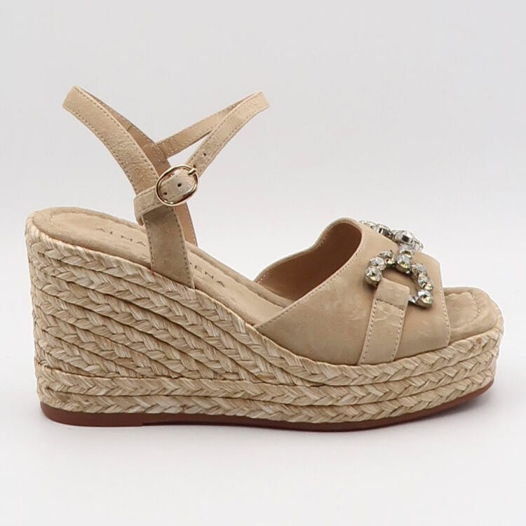 Sandalo in camoscio con morsetto - Sabbia